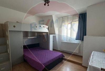 Apartament cu 3 camere de inchiriat Zamca - 3
