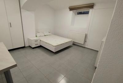 Garsonieră decomandată în Traian