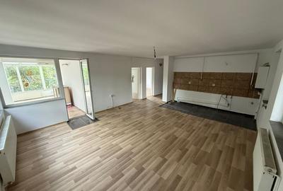 Apartament 3 camere, in casa tip vila, cu terasa extinsa, gradina + parcare - 1