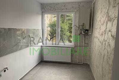 Apartament cu 4 camere decomandat în Tractorul - 5