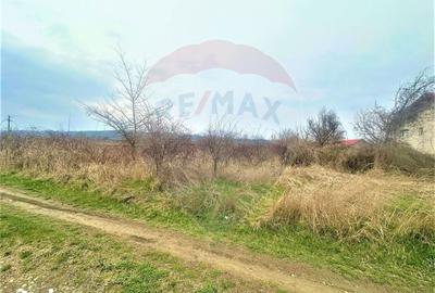 Teren de 1522 mp, în Hemeiuș - 3