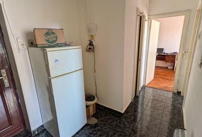 Apartament cu 2 camere decomandat în Calea București