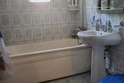 Apartament cu 3 camere decomandat în Brezoi - 4