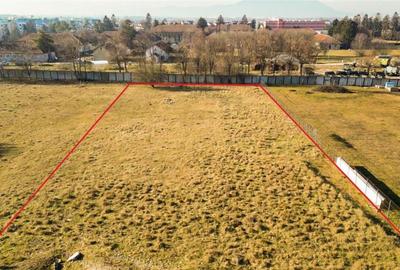 Teren intravilan, pe 3.500 mp, pozitie apreciabila, Grivitei - 8