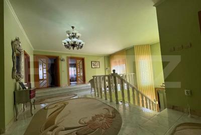 Casă cu 10 camere cu Teren 908 Mp în Central - 7