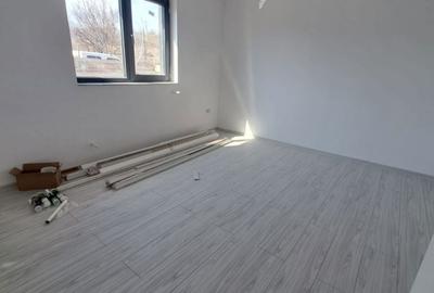 Casă cu 3 camere în Voinești - 1