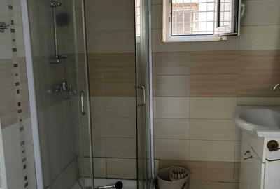 Apartament cu 3 camere decomandat în Micro 16 - 2