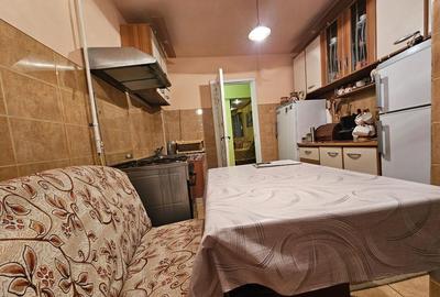Apartament 4 camere , 2 bai,2 balcoane,etaj 2 - 2