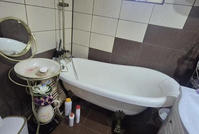 Apartament cu 4 camere decomandat în Central - 1