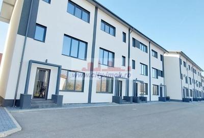 Casă individuală cu 4 camere decomandat cu Canalizare în Ostratu - 1