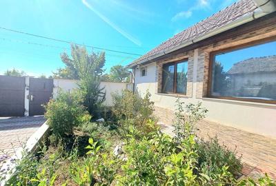 Casa individuala spatioasa, renovata total pe parter I Recas - 3