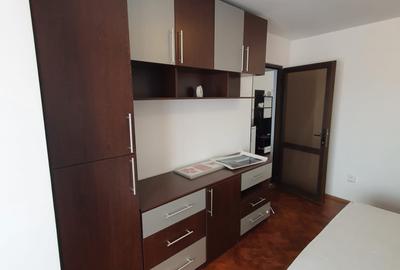 Tomis III- 2 camere 60mp, mobilat-utilat, gaze, parcare, termen lung-450euro - 4