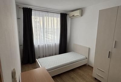 Apartament cu 3 camere semidecomandat în Gara de Nord