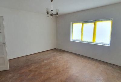 Casă cu 2 camere cu Teren 284 Mp în Orașul Vechi