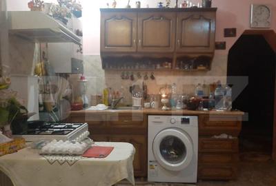 Casă cu 4 camere cu Teren 330 Mp în Central