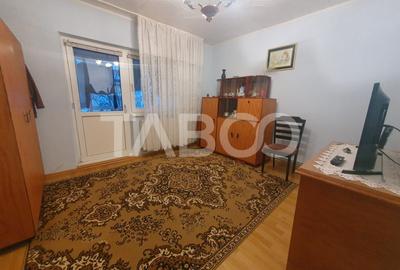 Apartament cu 2 camere semidecomandat, mobilat în Periferie
