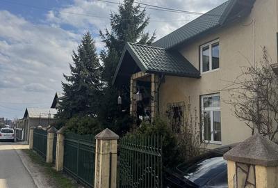 Casă cu 4 camere în Ipotești - 1