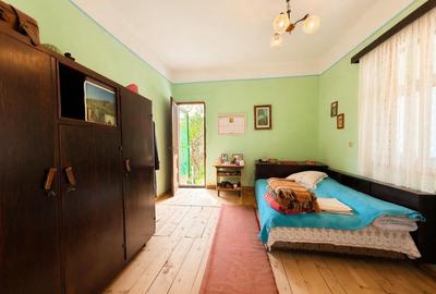 Casă cu 4 camere cu Teren 2038 Mp în Cujmir - 2