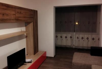 Inchiriez apartament cu doua camere micro 21 langa ?coala nr.3 - 2