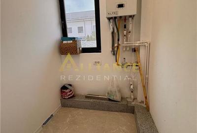 Spațiu comercial, de 60 mp, în Central - 9