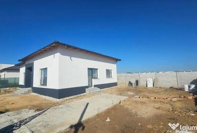 Casă cu 4 camere cu Teren 412 Mp în Malu Mare - 5