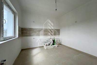 Duplex despartit prin camera tehnica, langa scoala, aproape de asfalt. Duplex despartit prin camera tehnica, langa scoala, aproape de asfalt. - 3