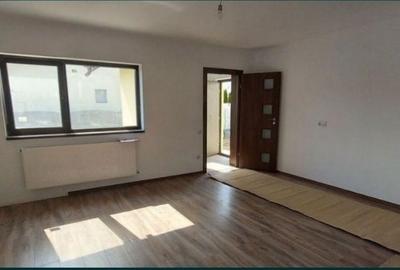 Casă cu 3 camere cu Teren 300 Mp în Clinceni - 1