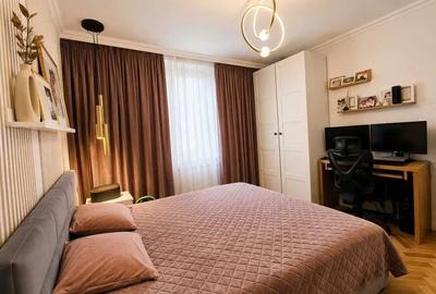 Apartament cu 3 camere decomandat, mobilat în Titan