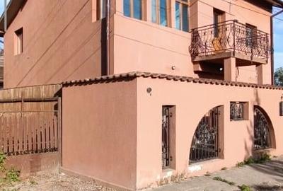 Casă individuală cu 4 camere cu Canalizare în Bălteni - 1