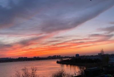 Apartament cu priveliste spectaculoasa catre lac, complet mobilat si utilat!!! - 1