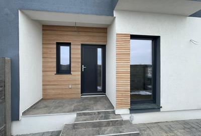 Duplex cu 4 camere cu Teren 265 Mp în Moșnița Nouă - 1