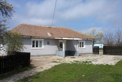 Casă cu 3 camere în General Scărișoreanu - 2