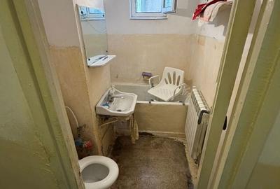 Apartament cu 2 camere semidecomandat în Micro 17
