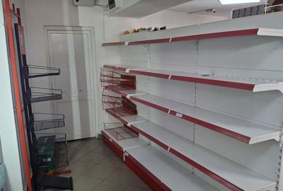 Spațiu comercial, de 50 mp, în Central - 4