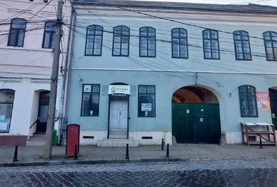 Spațiu comercial, de 25 mp, în Central - 9