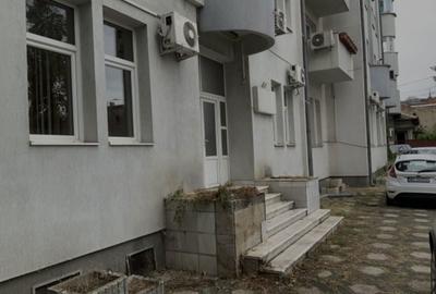 Spațiu comercial, de 745 mp, în Central - 4