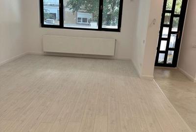 Apartament cu 5 camere în Crângași - 1