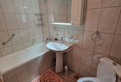 Apartament cu 2 camere decomandat în Titan - 2