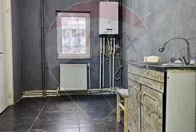 Apartament cu 2 camere decomandat de vanzare, etaj 1, zona Milcov - 7