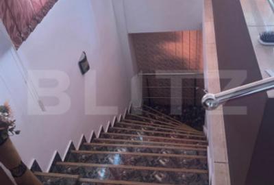 Casă cu 5 camere cu Teren 300 Mp în Central - 2