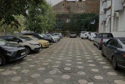 Spațiu comercial, de 745 mp, în Central - 3