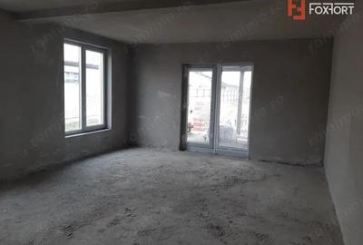 Casă cu 5 camere cu Teren 392 Mp în Giarmata