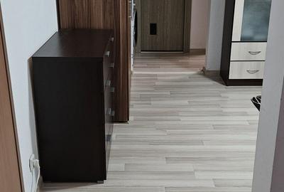 Apartament cu 2 camere semidecomandat, mobilat în Central