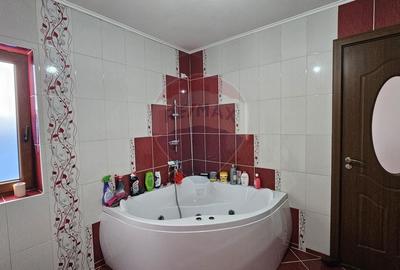 Casă cu 6 camere cu Teren 1000 Mp în Sfântu Ilie - 43