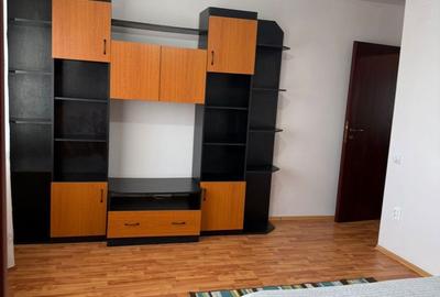 Apartament cu 3 camere semidecomandat în Florești - 2