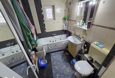 Apartament cu 2 camere decomandat în E3 - 5
