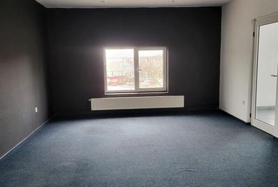 Spatiu comercial - - 2