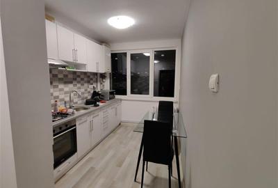 Apartament cu 2 camere decomandat în Cornișa