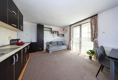 Apartament cu 3 camere decomandat, mobilat în Sânpetru