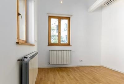 Casă individuală cu 7 camere cu Teren 50 Mp în Moșilor - 7